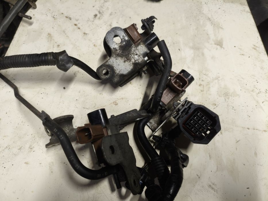 Клапан электромагнитный вакуумний,соленоид,клапан EGR,ЕГР Mazda,Мазда