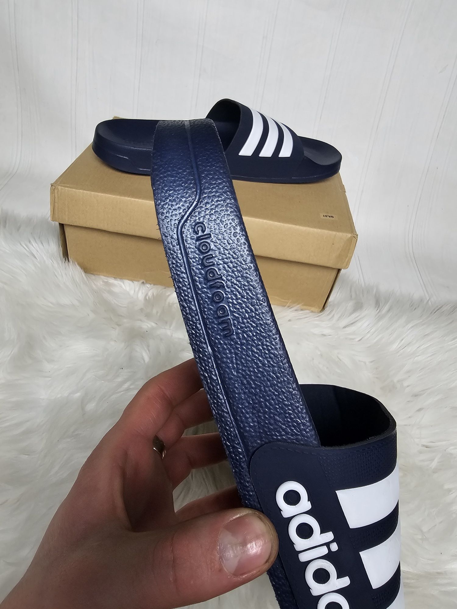 Шльопанці Adidas 46 розмір