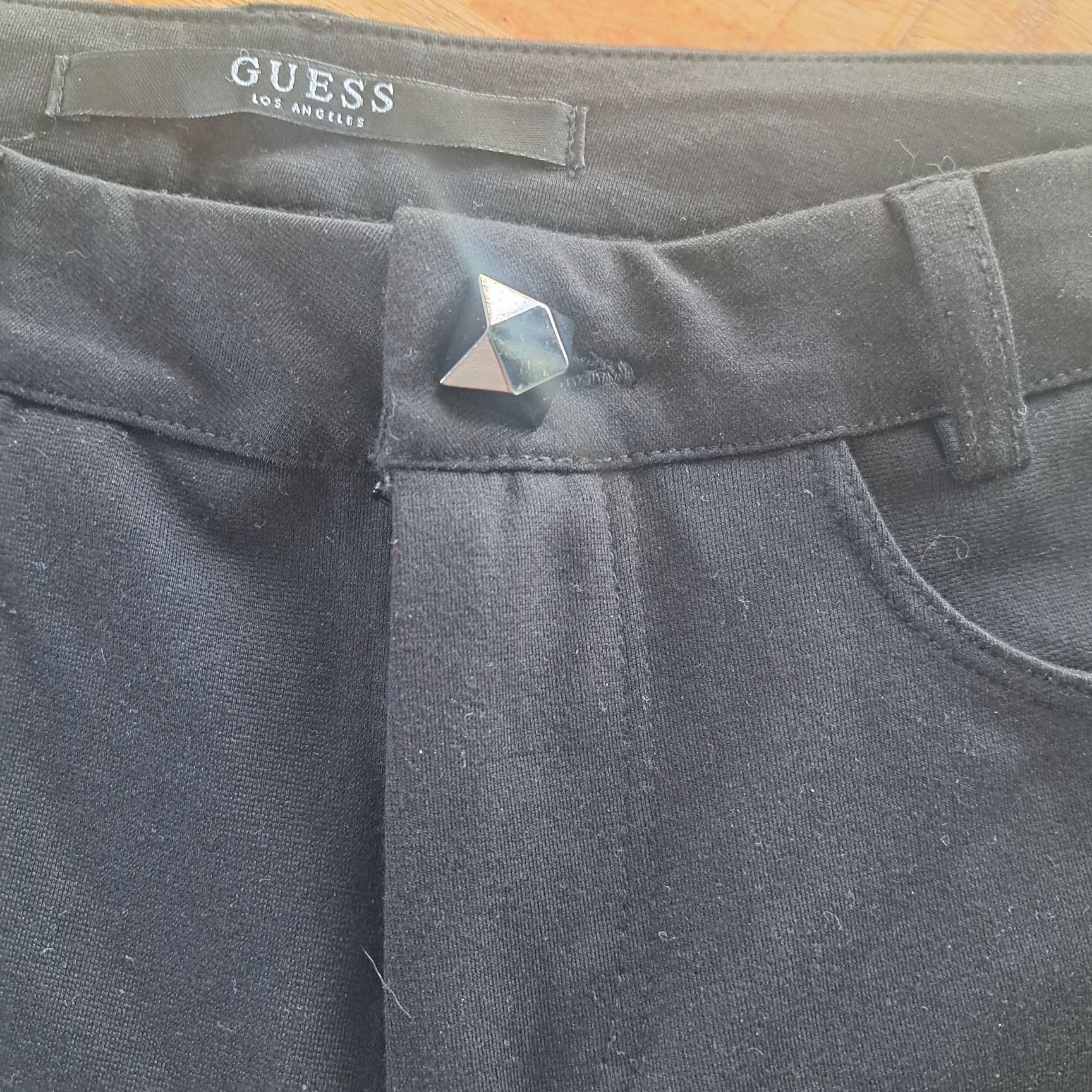 Guess nowe bez metki Czarne cienkie strecz spodnie guess rozmiar 36