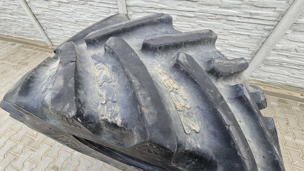 Opona BKT Agrimax RT657 540/65R30, 70% bieżnika nieklejona niepopękana