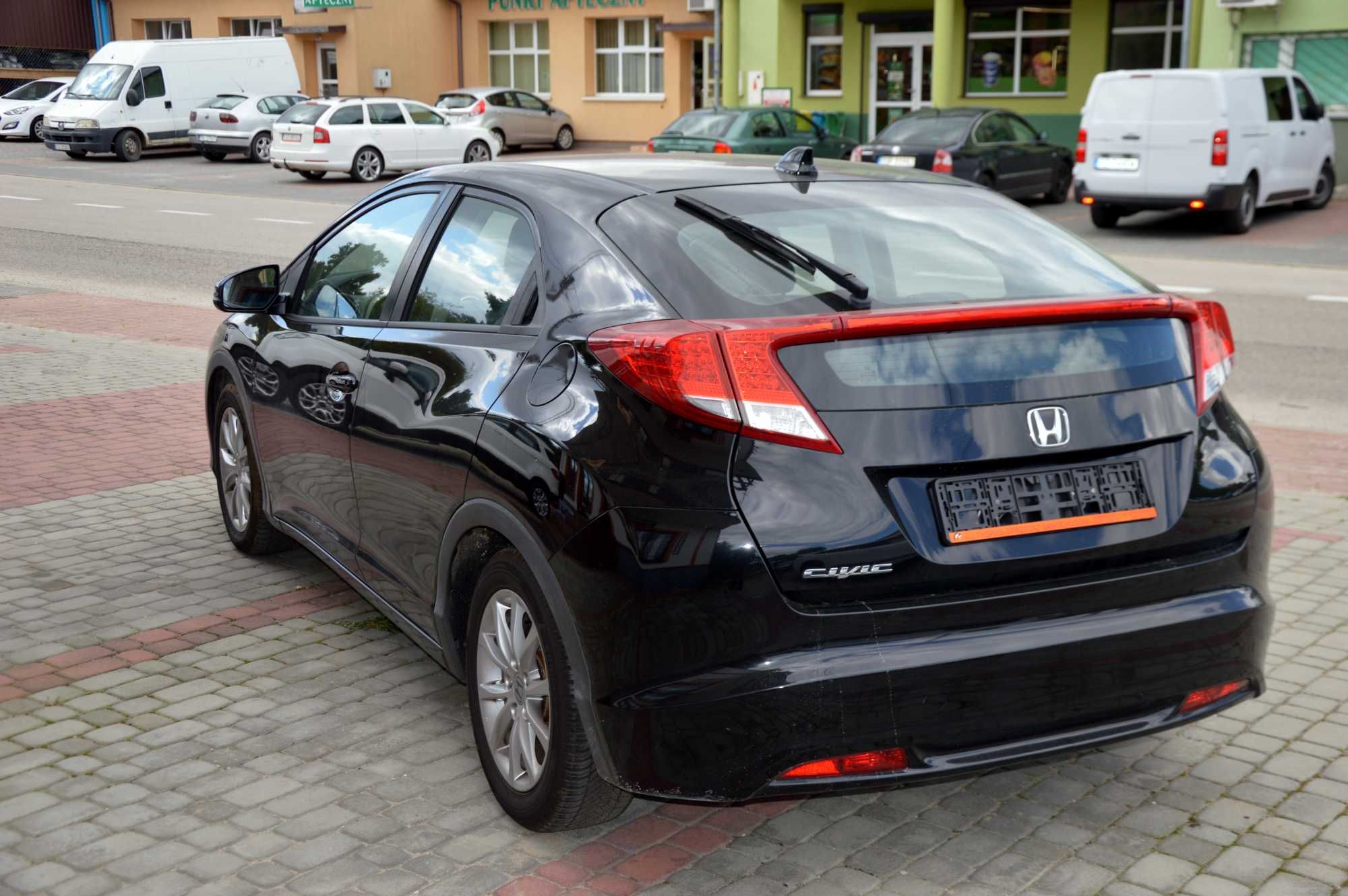 Honda CIVIC 2012 ROK 1.8 benzyna 210tyś km przebiegu. SUPER AUTO!!!