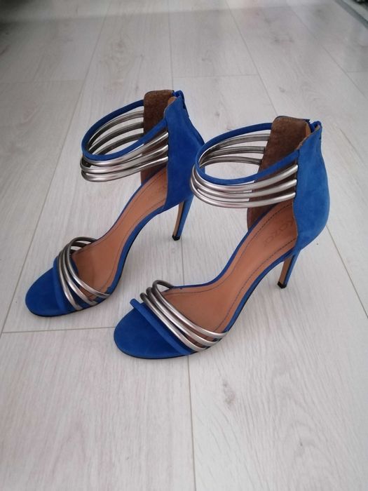 Kazar jak nowe Buty na obcasie szpilki granatowe niebieski sandały