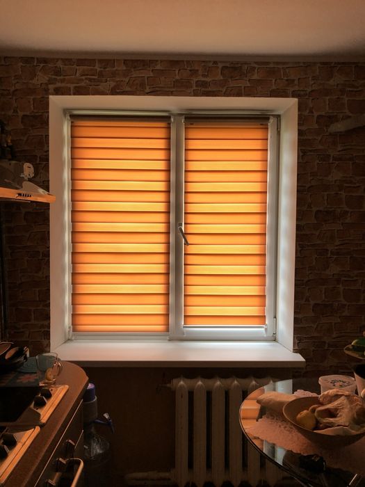 Рулонные шторы с установкой. Жалюзи день-ночь, римские шторы на окна