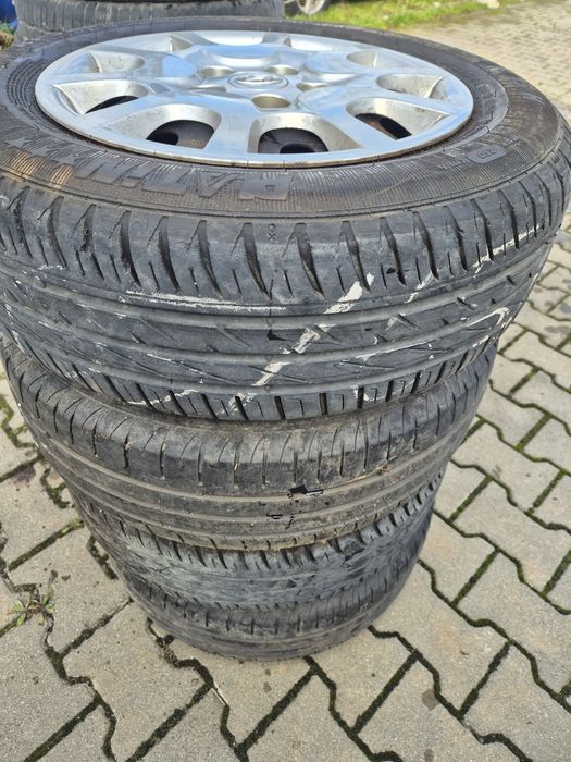 Felgi stalowe z oponami Hyundai. 15cali