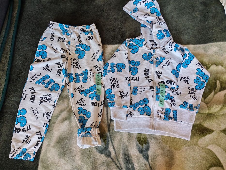 Дитячий спортивний костюм