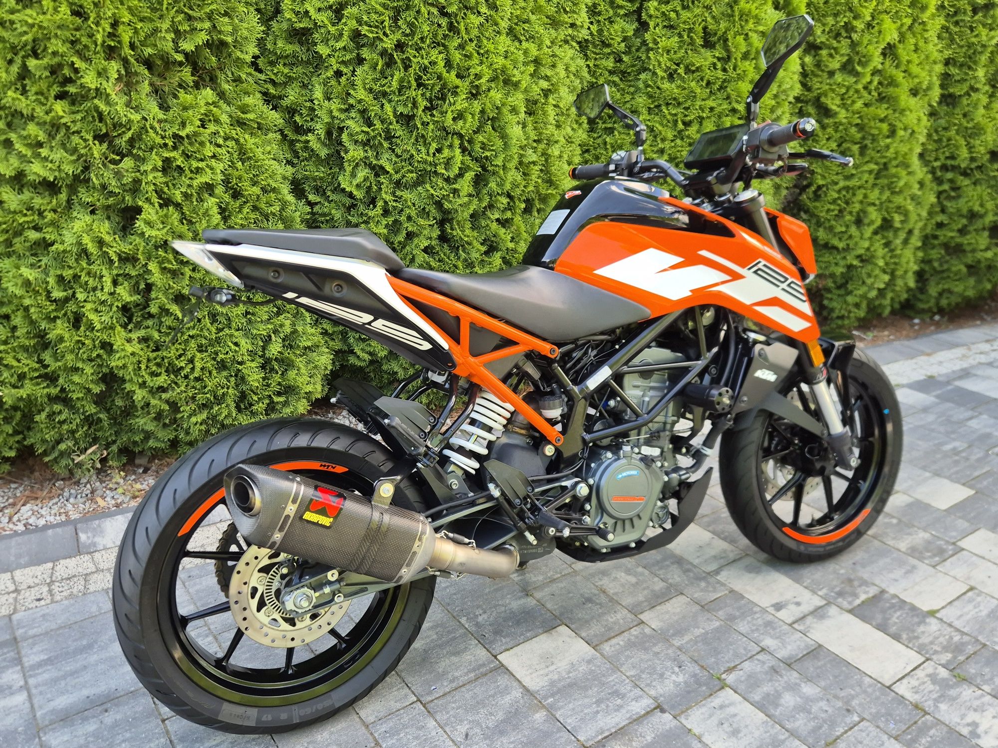 Ktm Duke 125 ORI AKRAPOVIC ABS Idealny kat B a1
