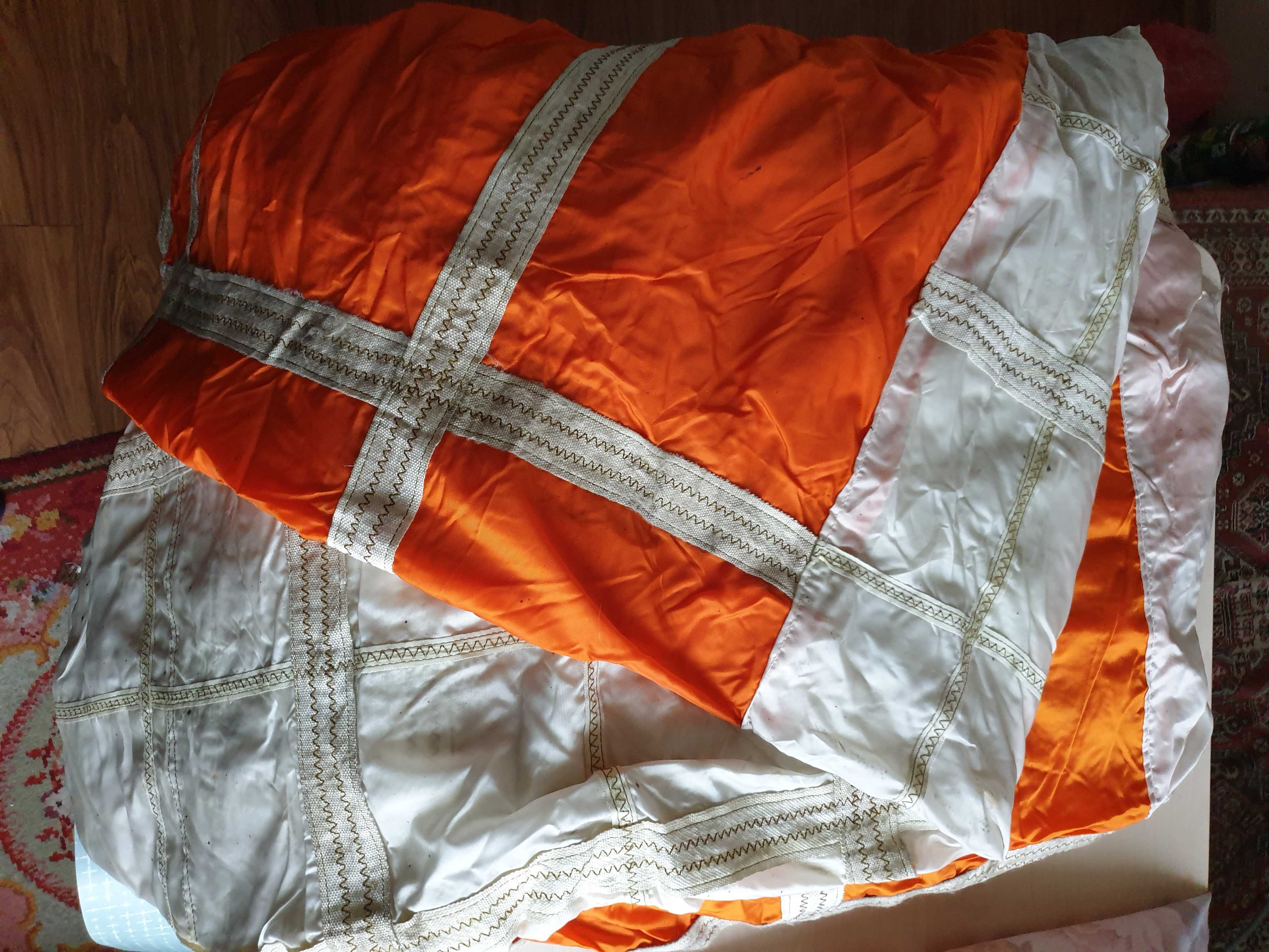 Кусок ткани (парашютный шелк) тормозного парашюта времён СССР