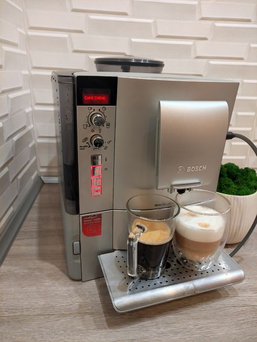 Кофемашина bosch verocafe lattepro, зернова.