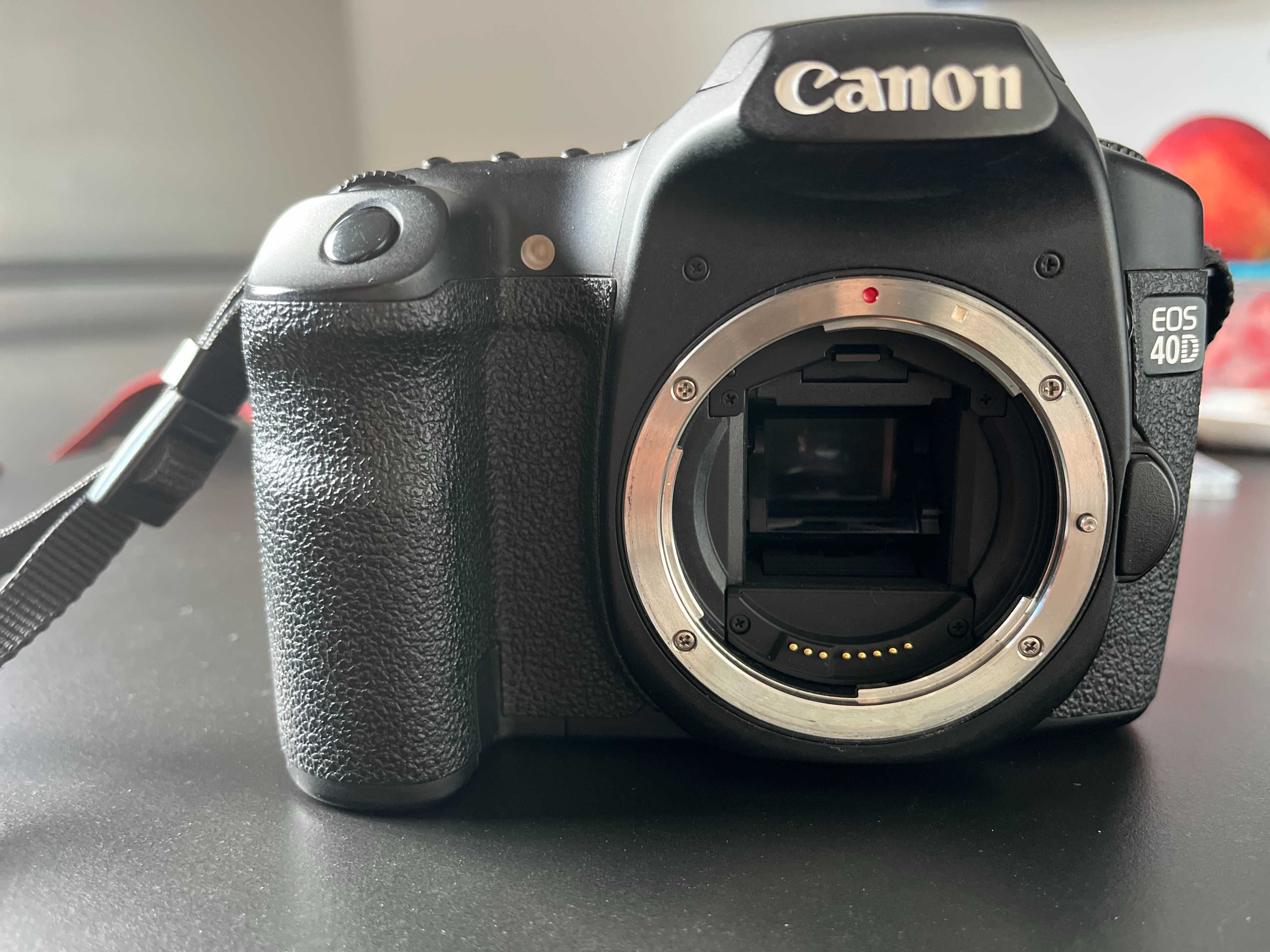 CANON EOS 40D z obiektywem EFS 17-85 mm - komplet