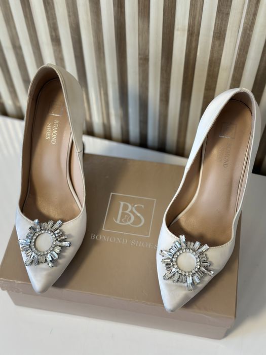 Туфлі білі лодочки Bomond