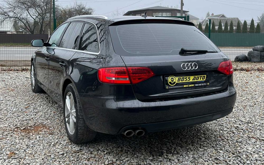 Audi A4  2010 рік