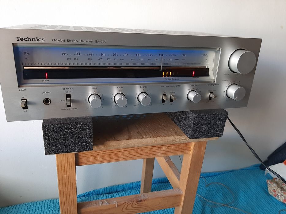 TECHNICS SA 202 stereo receiver