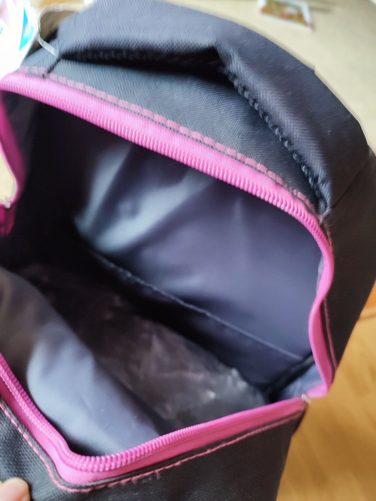 Рюкзак шкільний чорний з рожевим