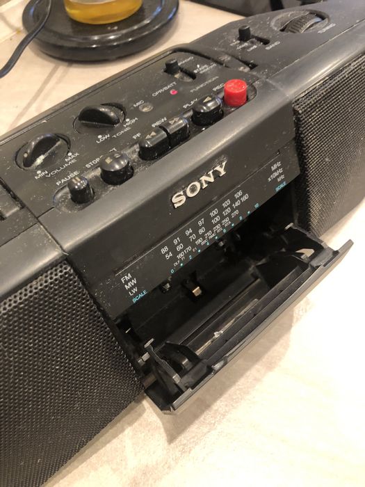 radio magnetofon kasetowy Sony model CFS-B21L