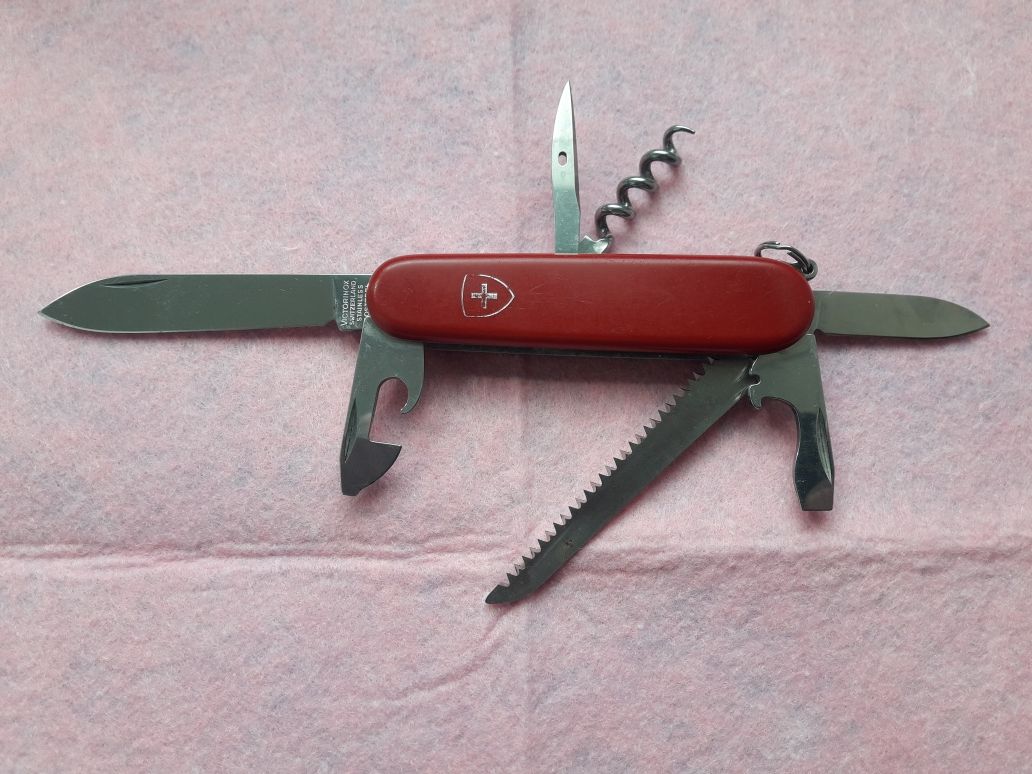 Victorinox Camper