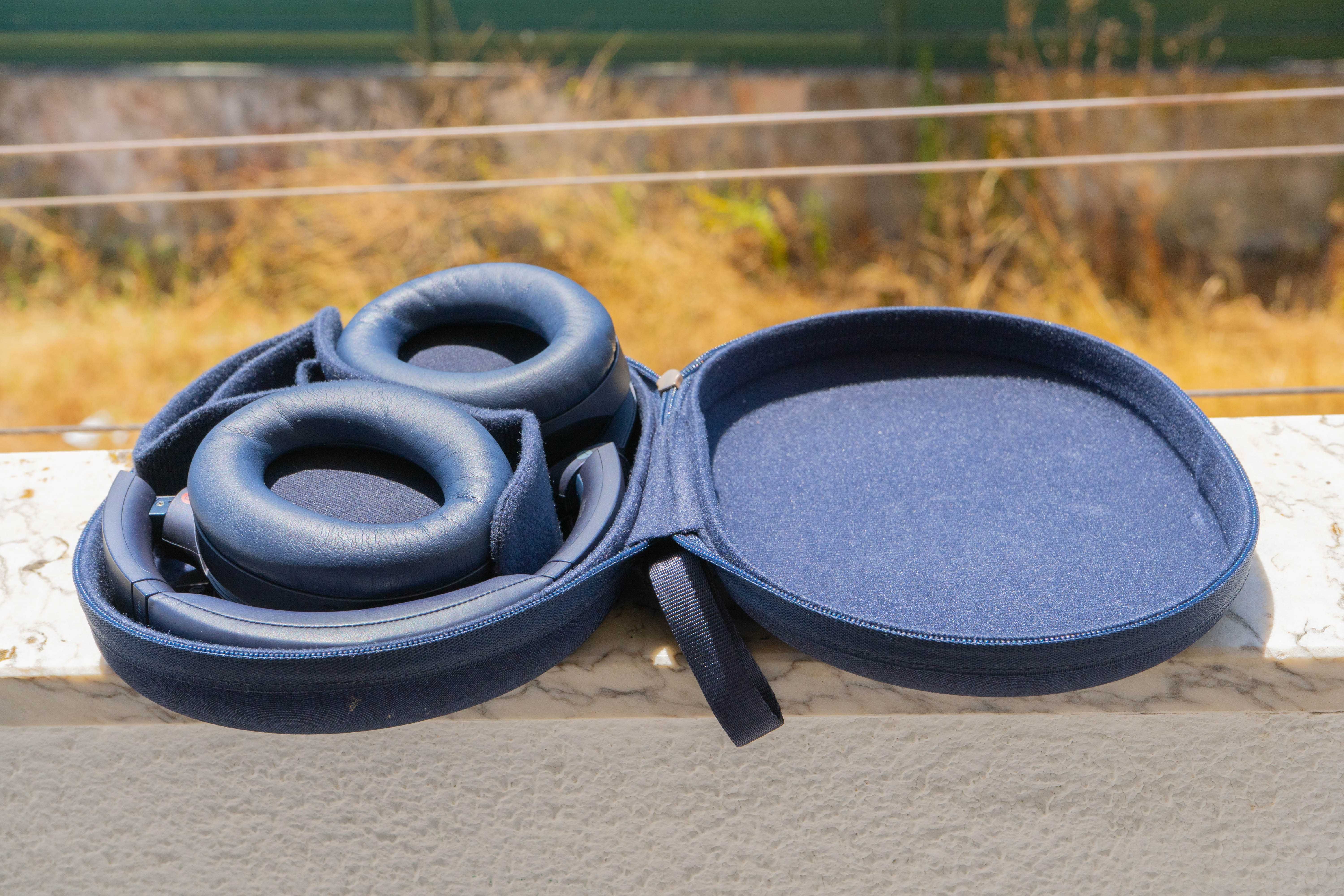 Sony WH-1000XM4 - Headphones com Cancelamento de Ruído