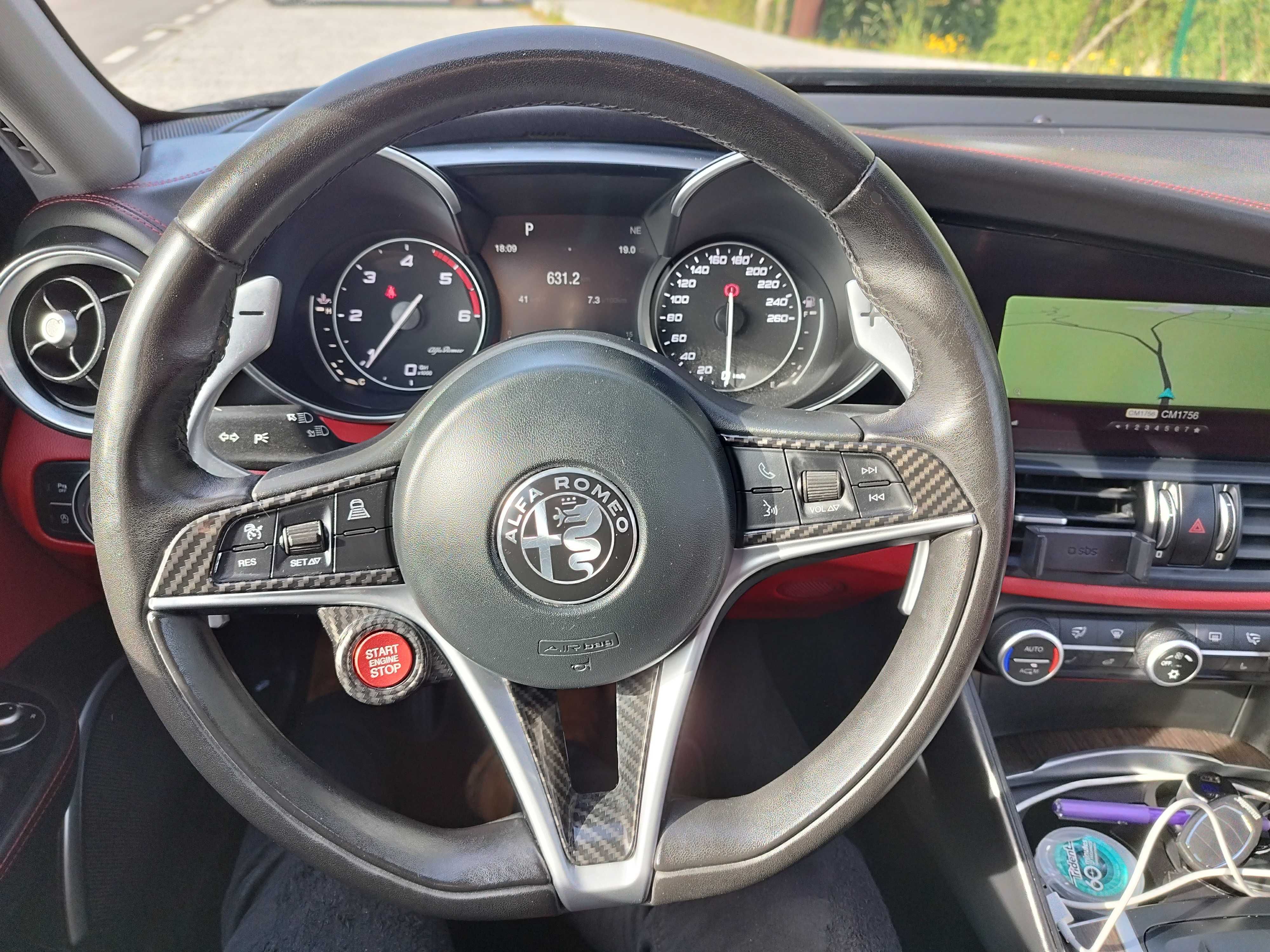 Alfa Romeo Giulia 2.2 JTD 180CV versão LUSSO (versão topo de gama) AT8