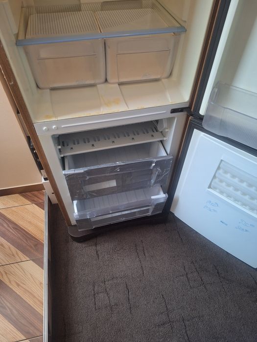 Робочий холодильник