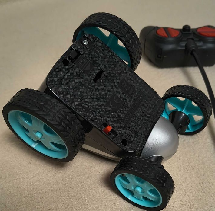 Samochód RC 360° Stunt obrotowy kaskaderski z pilotem na baterie 10+