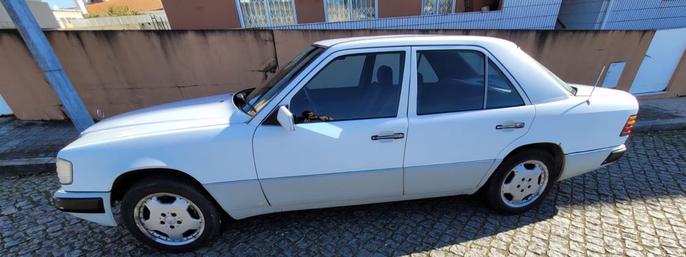 Mercedes 200D W124 Sedan 1990