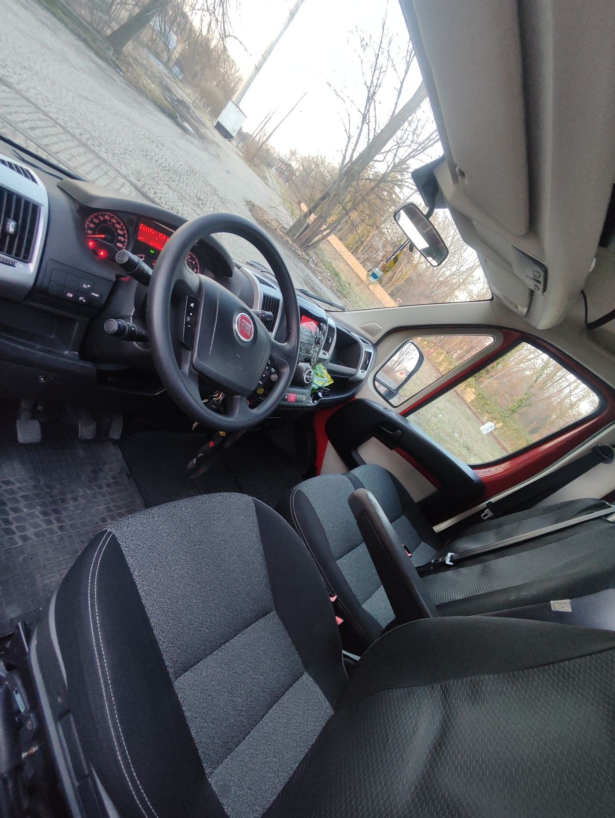 Pomoc drogowa 24/7 laweta transport holowanie wynajm przyczepa auto os