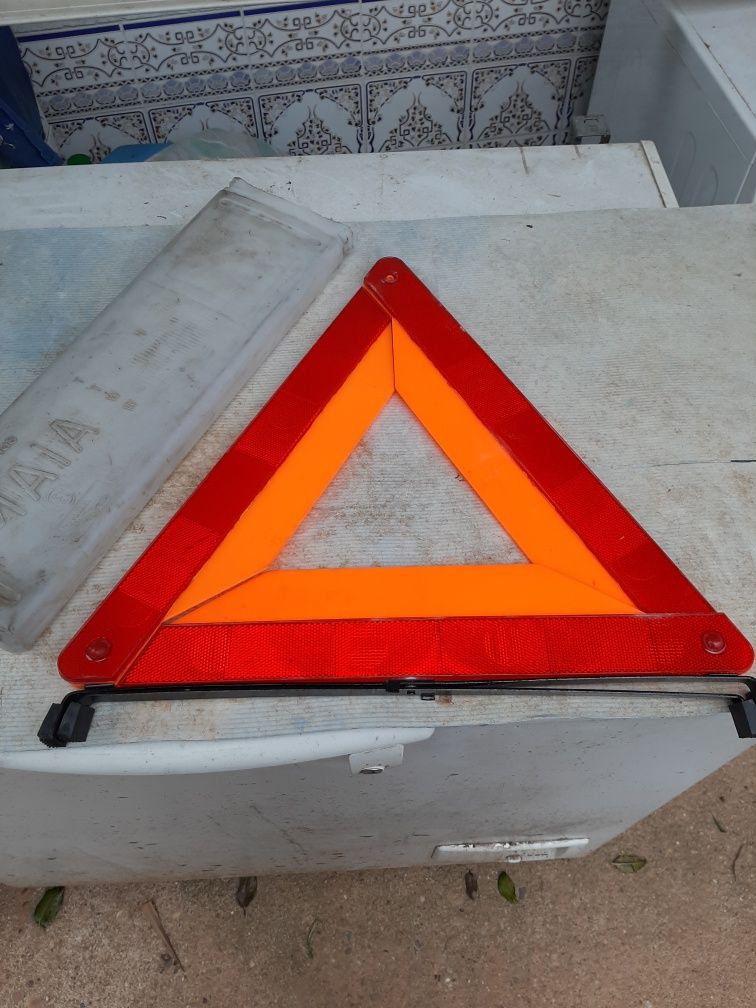 Triangulo de sinalização de viaturas