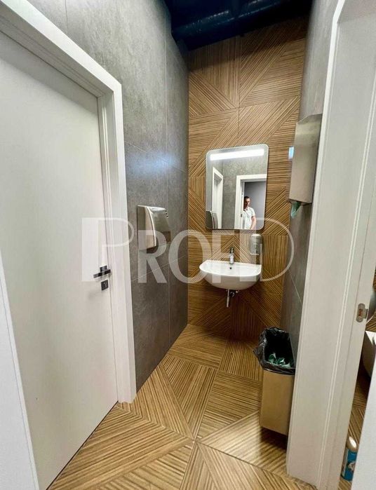 Фасадне торгове приміщення пр Володимира Івасюка Оболонь (1700 м2)