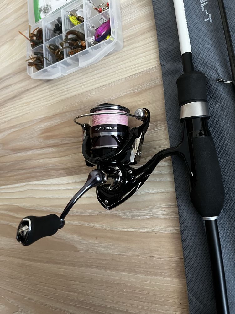 Favoritе White Bird 1.5-7 + Котушка Daiwa 19 Ninja 2000