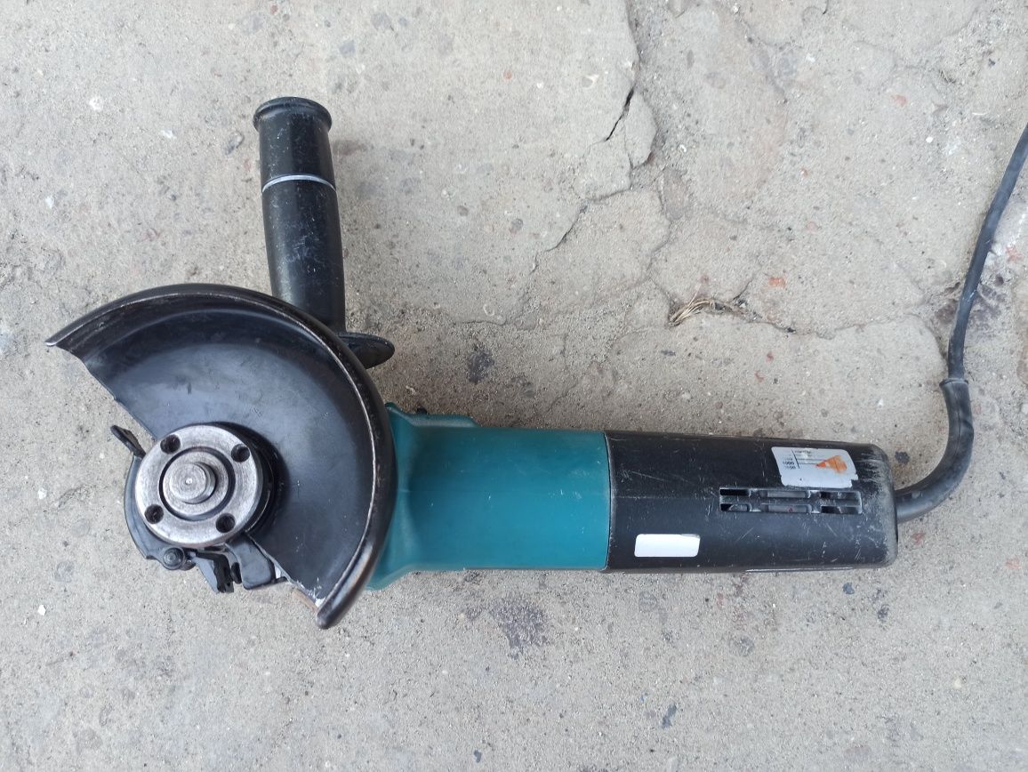 Продам болгарку makita 9565 cvr