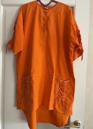 Набір жіночих костюмів розмір L/48.