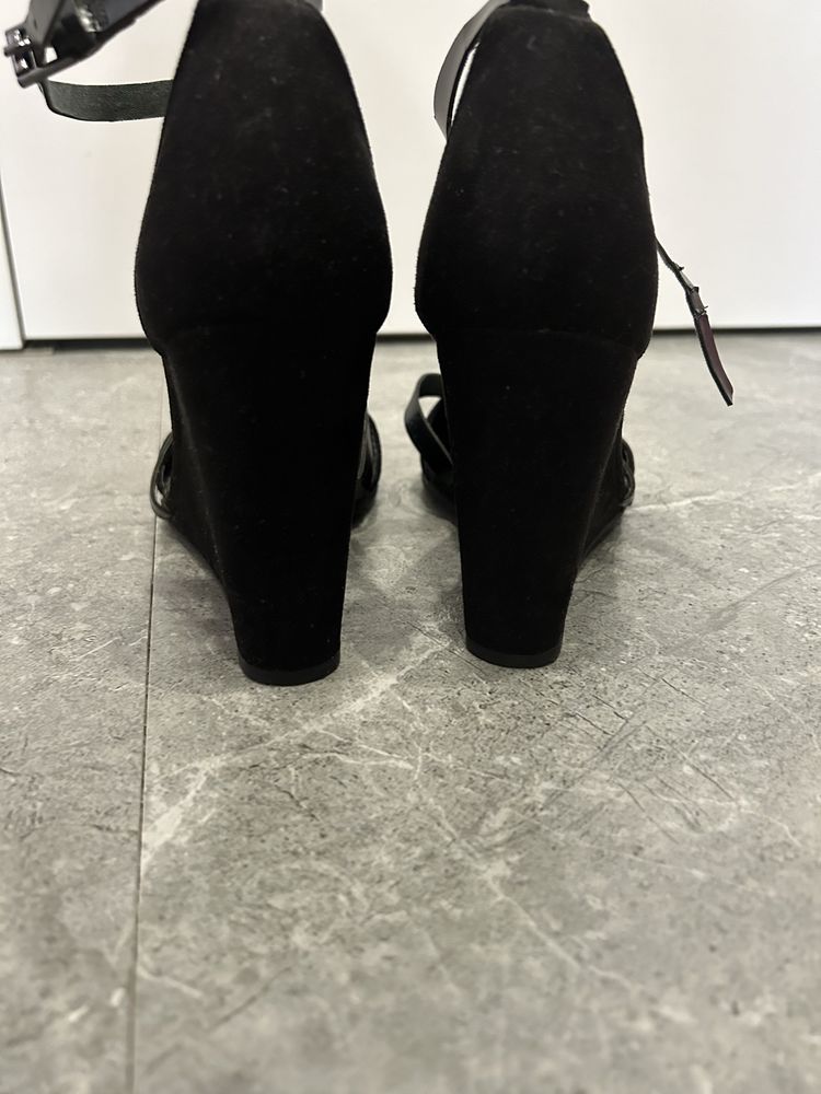 Buty Stradivarius 37 koturna jak nowe