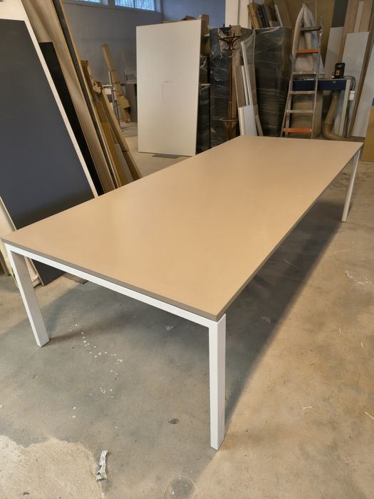 Stół konferencyjny cappuccino