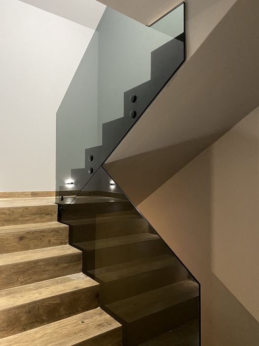 Balustrady szklane, daszki szklane,szklarz,lustra, barierki na balkon