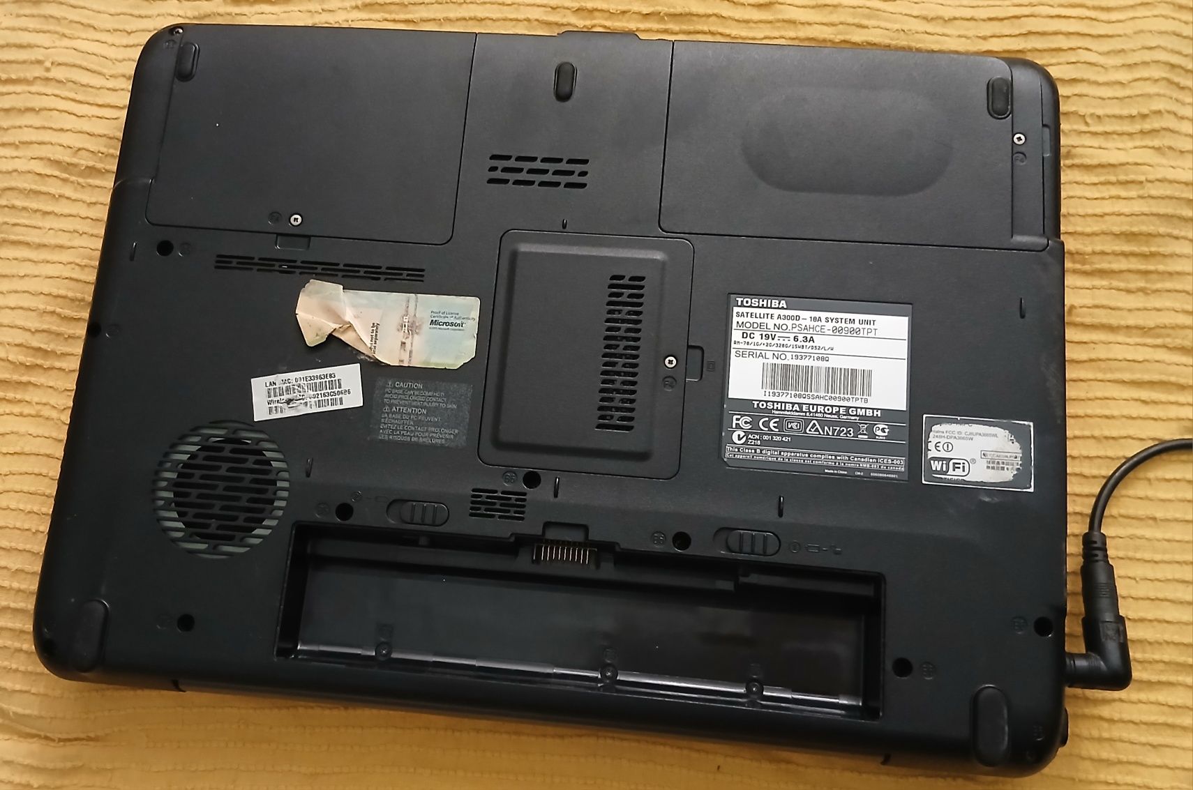 Portatil Toshiba  Satellite A300D 18A só Acende a Bord Bateria