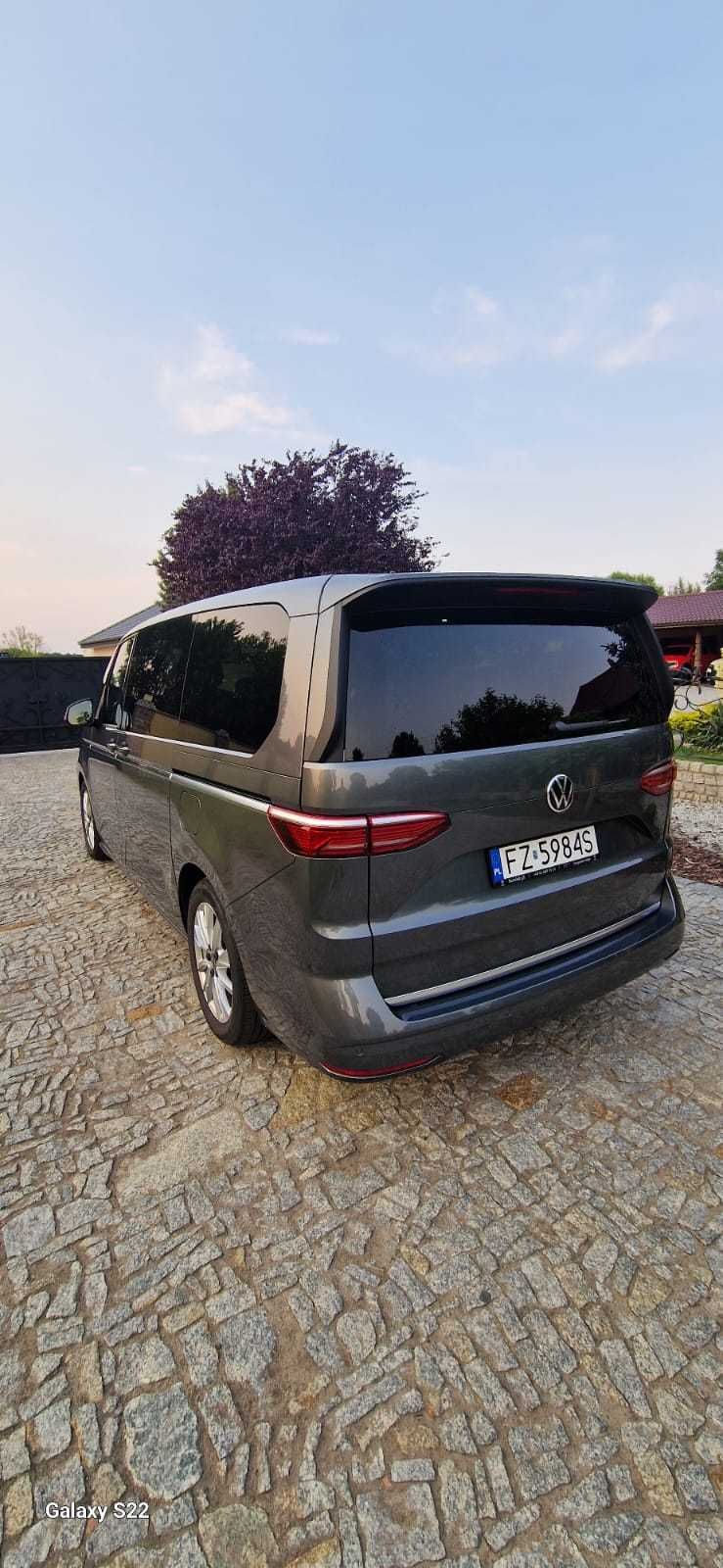 VW Multivan 2.0 TSI r.2022 - wynajem