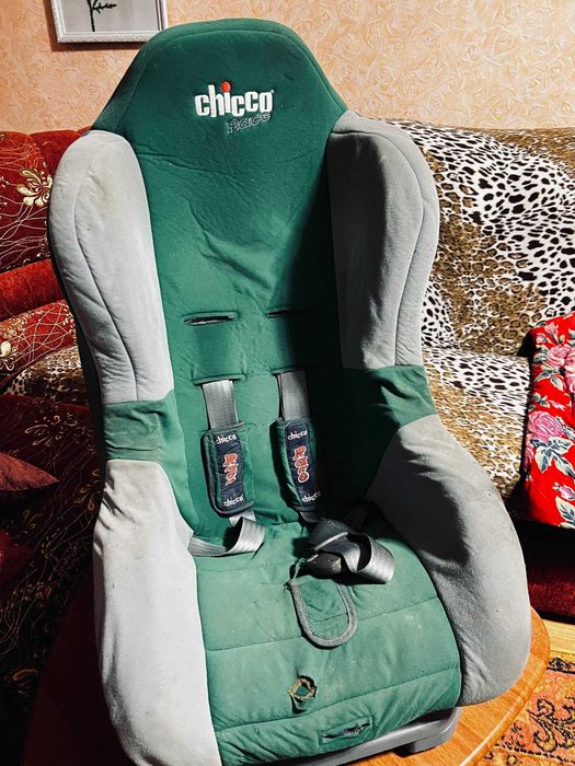 Дитяче автокрісло Chicco Race
