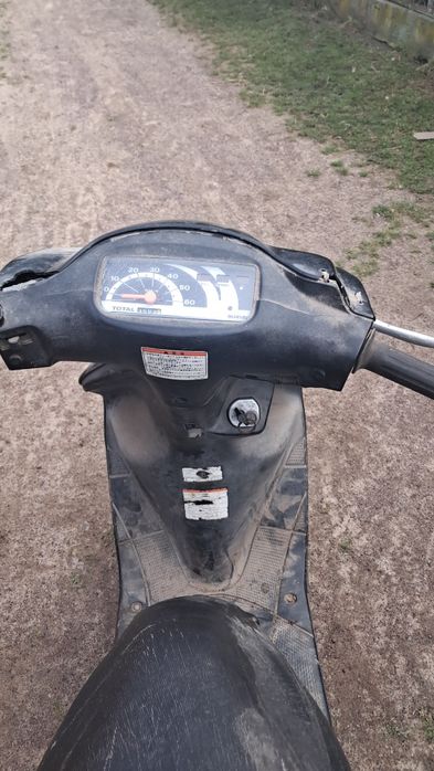 Продажтся скутер сузукі