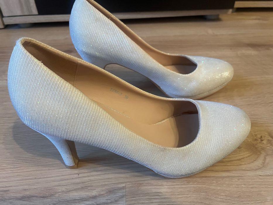 Mieniące pantofle r. 39