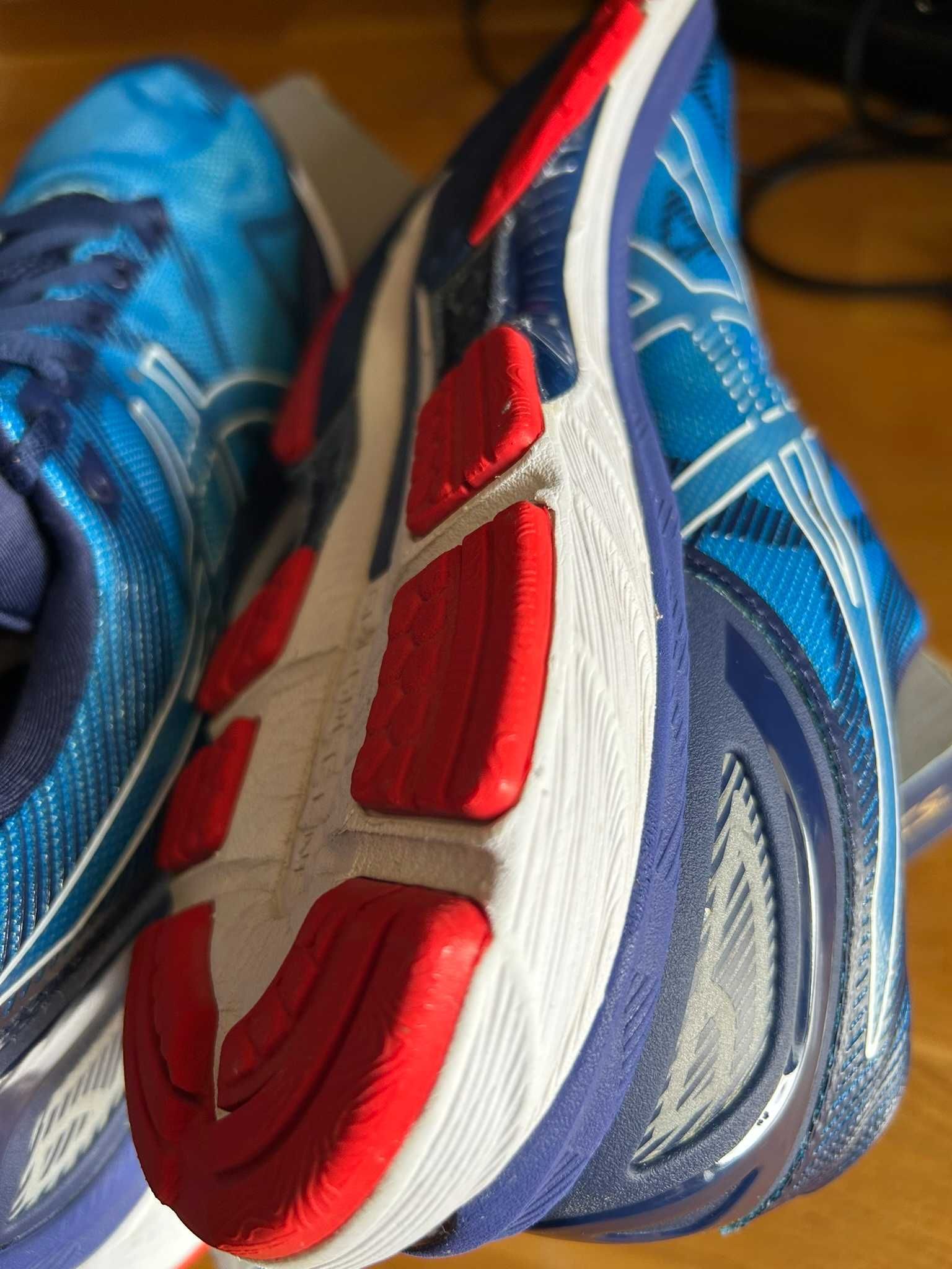 Asics Gel Nimbus 19 super stan