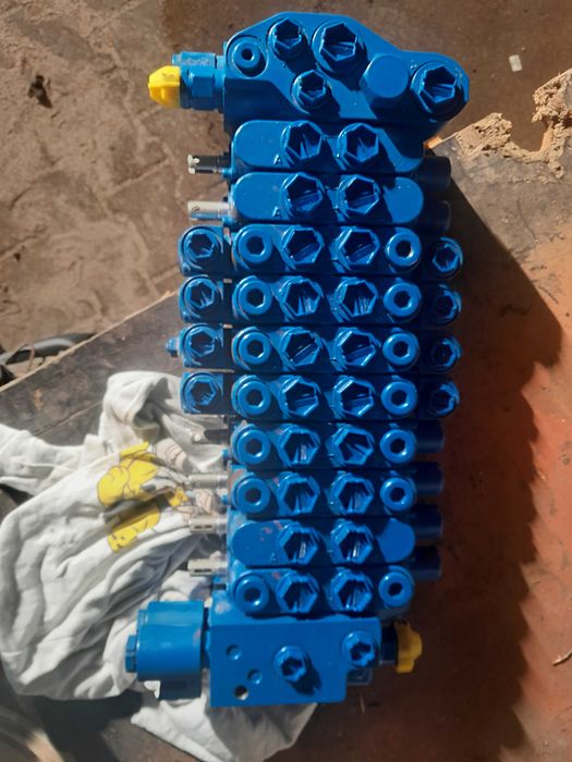 JCB 19-C1 minikoparka rozdzielacz hydrauliczny sekcja części