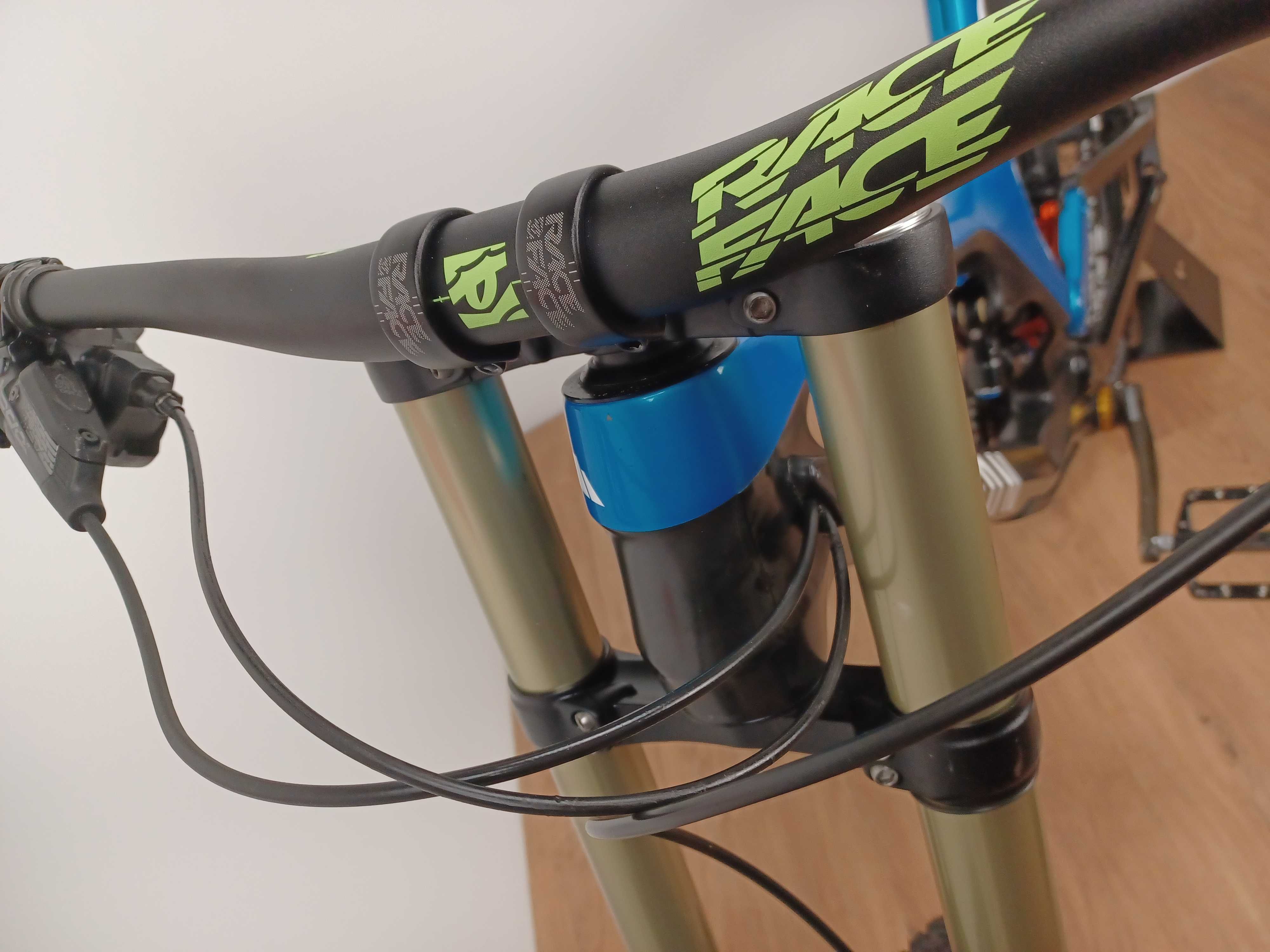 Canyon Sender CF 9.0 carbon L-ka Fox 40 RC4 Sram Code, pocisk DH!!!