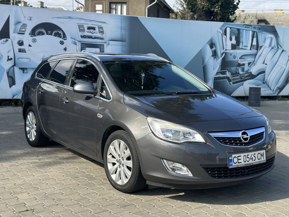 Opel Astra j, 2011 рік