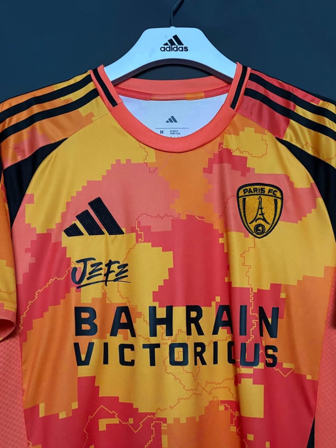 Camisola principal Paris FC 2025-26
