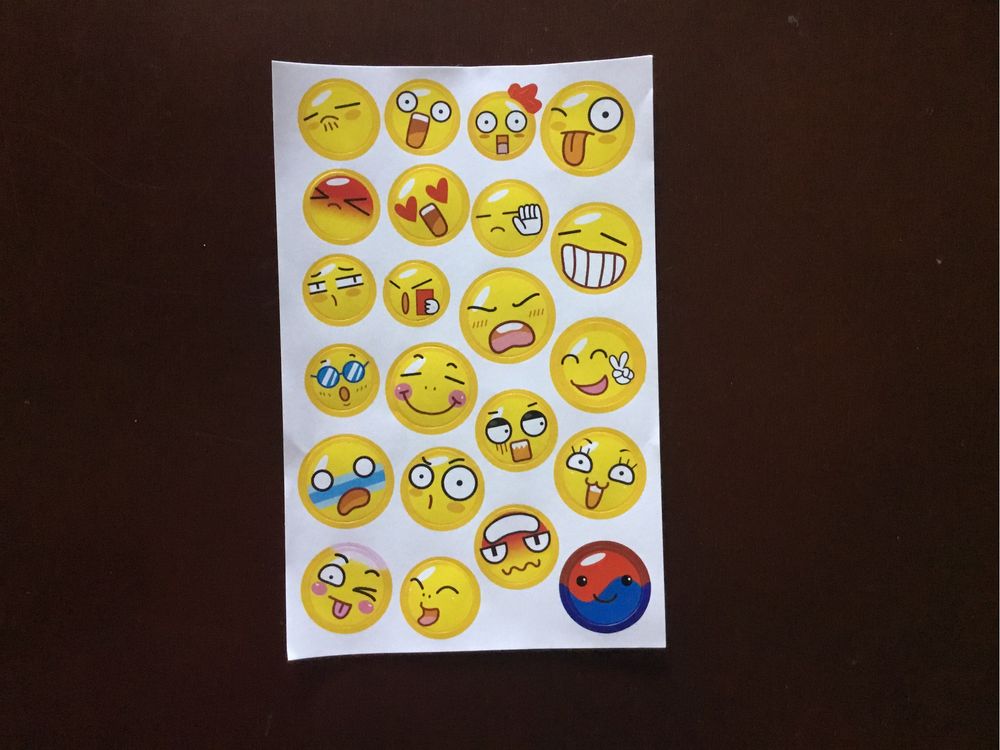 Naklejki emotki.   Emoji.