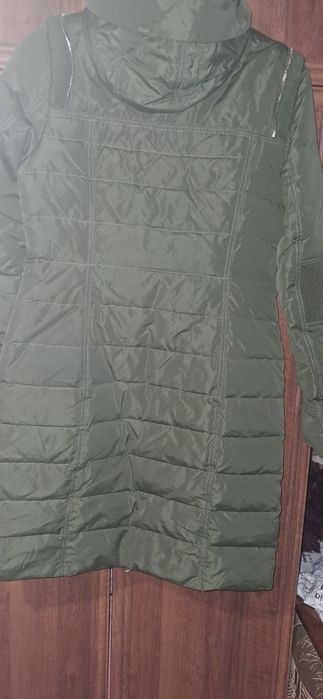 Продам  жіночий зимовий пуховик