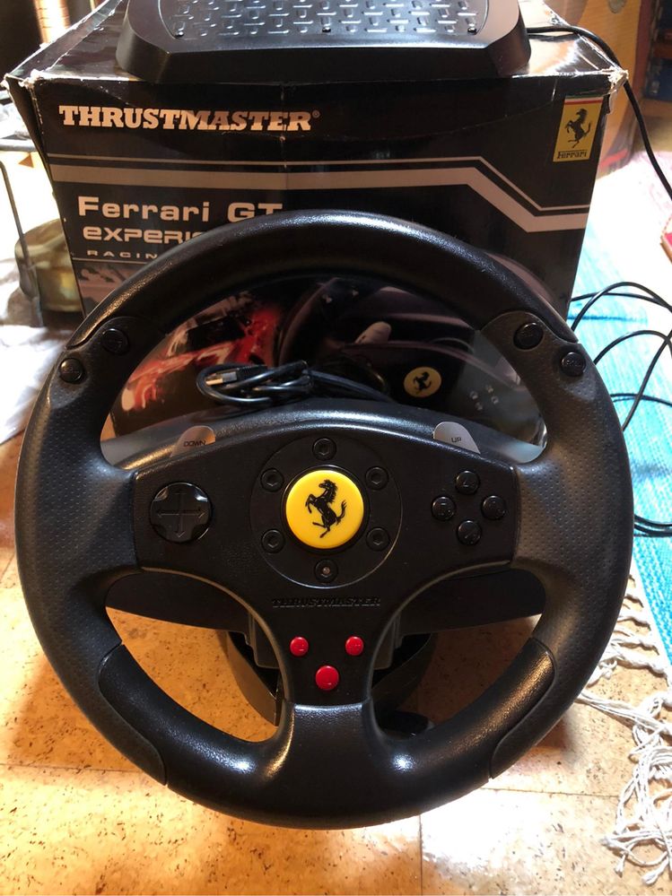 Volante Thrustmaster Ferrari GT