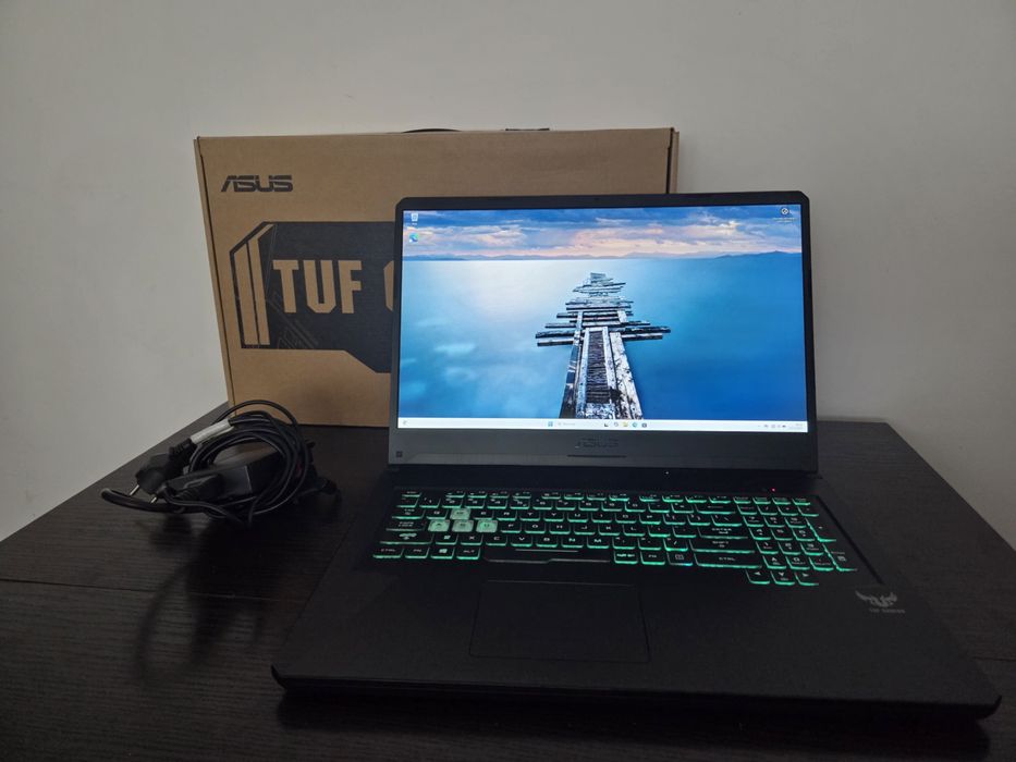 ASUS TUF Gaming 17,3  AMD Ryzen 5 3550 H  2,1 ghz 8GB 512GB  ssd