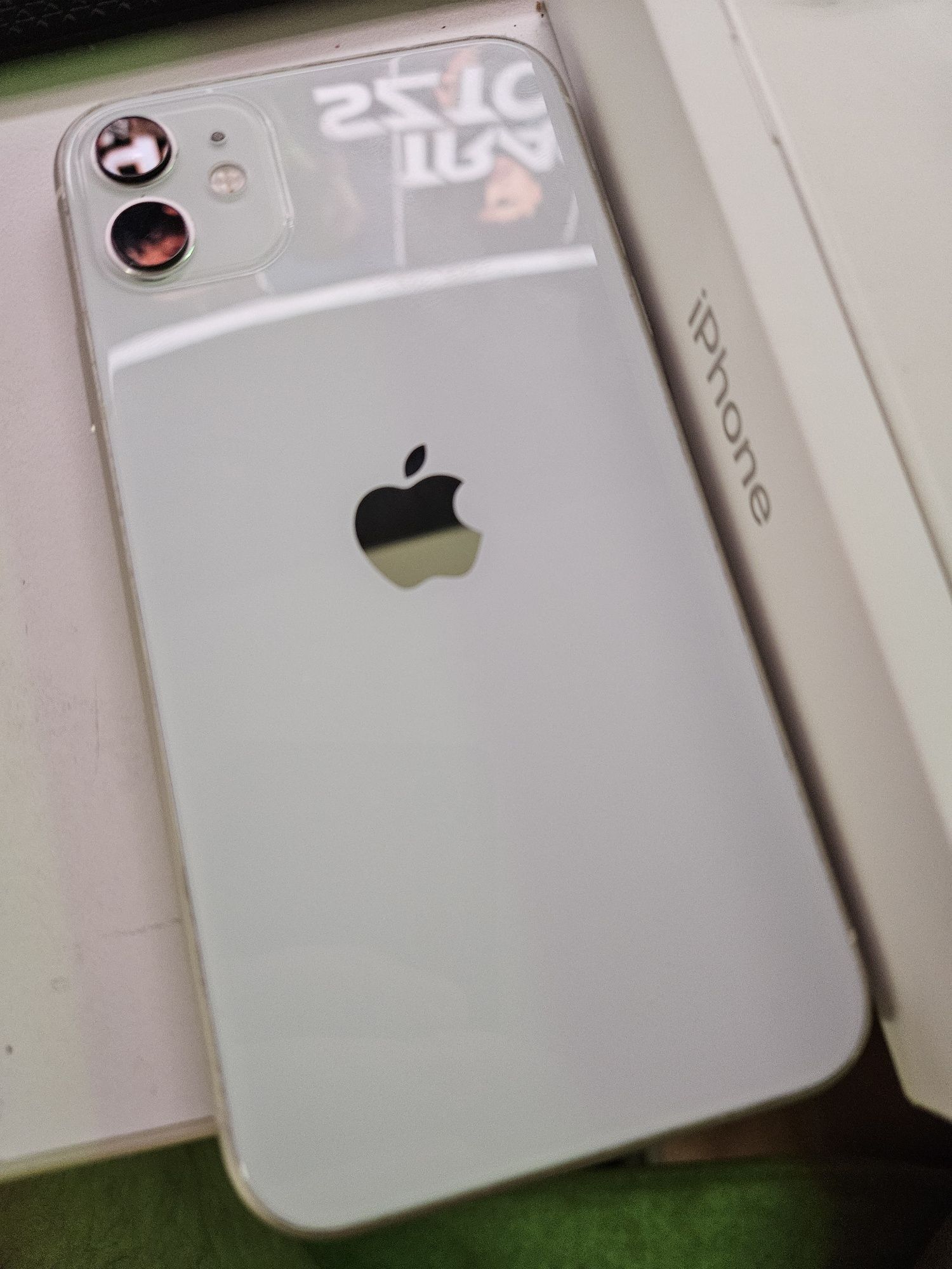 Apple iPhone 11 64GB Biały White pudełko etui stan bdb