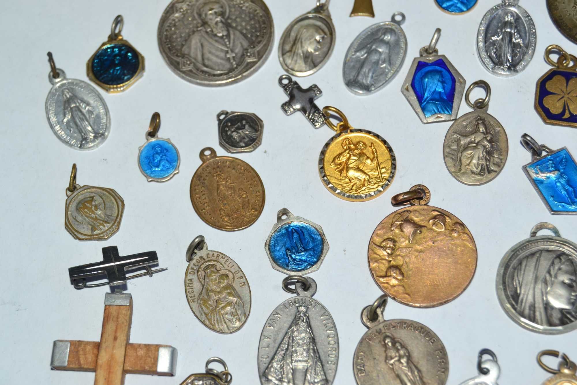 Lote de Pendentes e Medalhas Religiosas