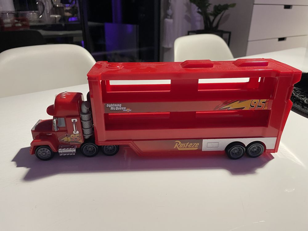 Mattel Cars Mikroauta Mac Transporter Maniek